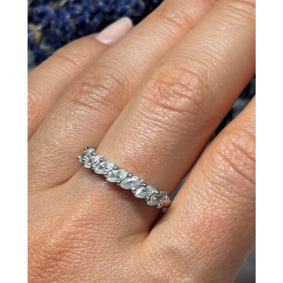 925 STERLING SILVER CZ RING SIZE 8.5 - Picture 1 of 9